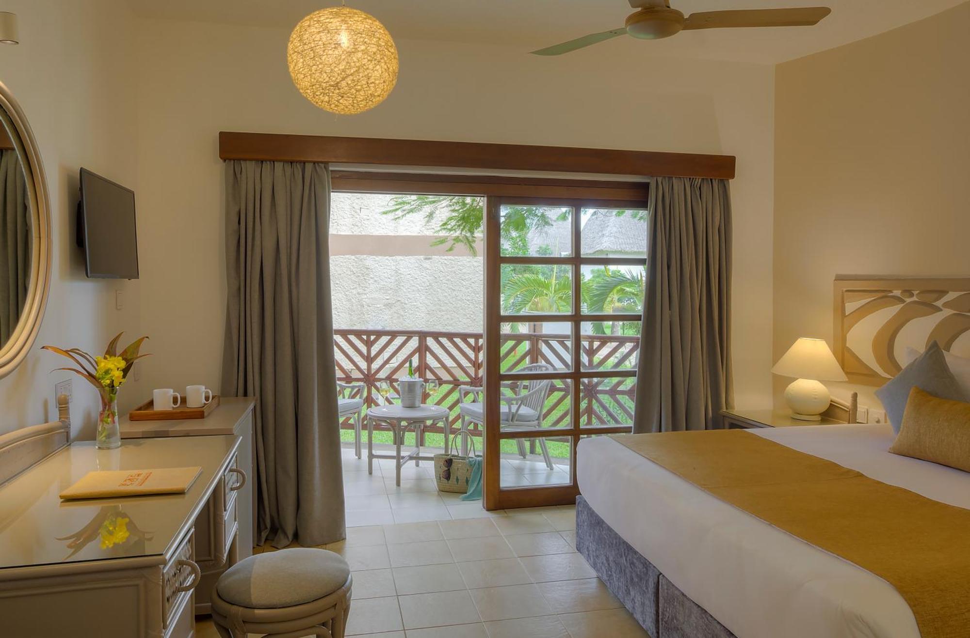 Neptune Village Beach Resort & Spa Galu Exterior foto